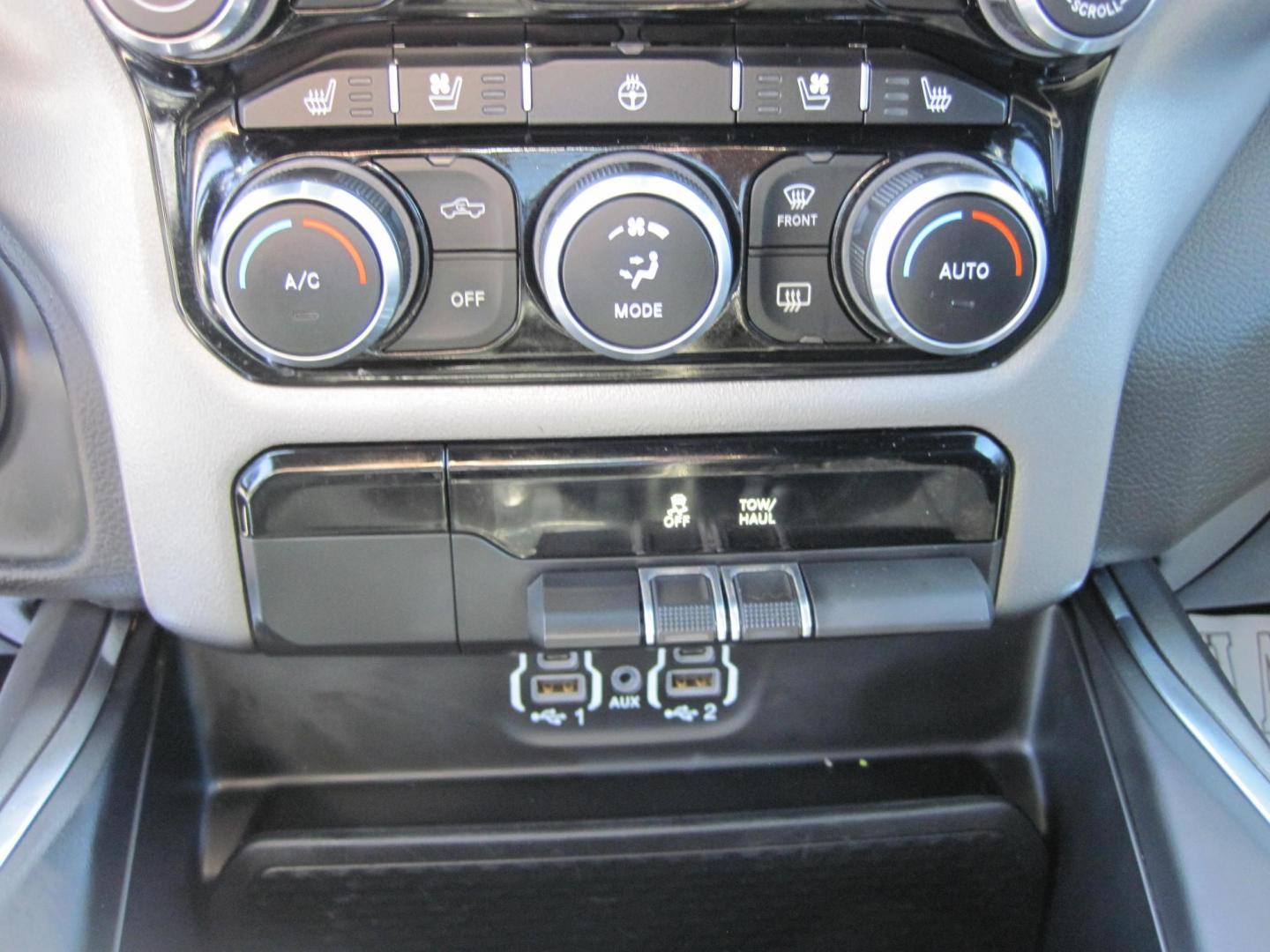 2024 white /black RAM 1500 Laramie Crew Cab SWB 4WD (1C6SRFJT5RN) with an 5.7L V8 OHV 16V engine, 8A transmission, located at 9530 Old Seward Highway, Anchorage, AK, 99515, (907) 349-3343, 61.134140, -149.865570 - Nice 2024 Ram 1500 Laramie 4x4 come take a test drive - Photo#22