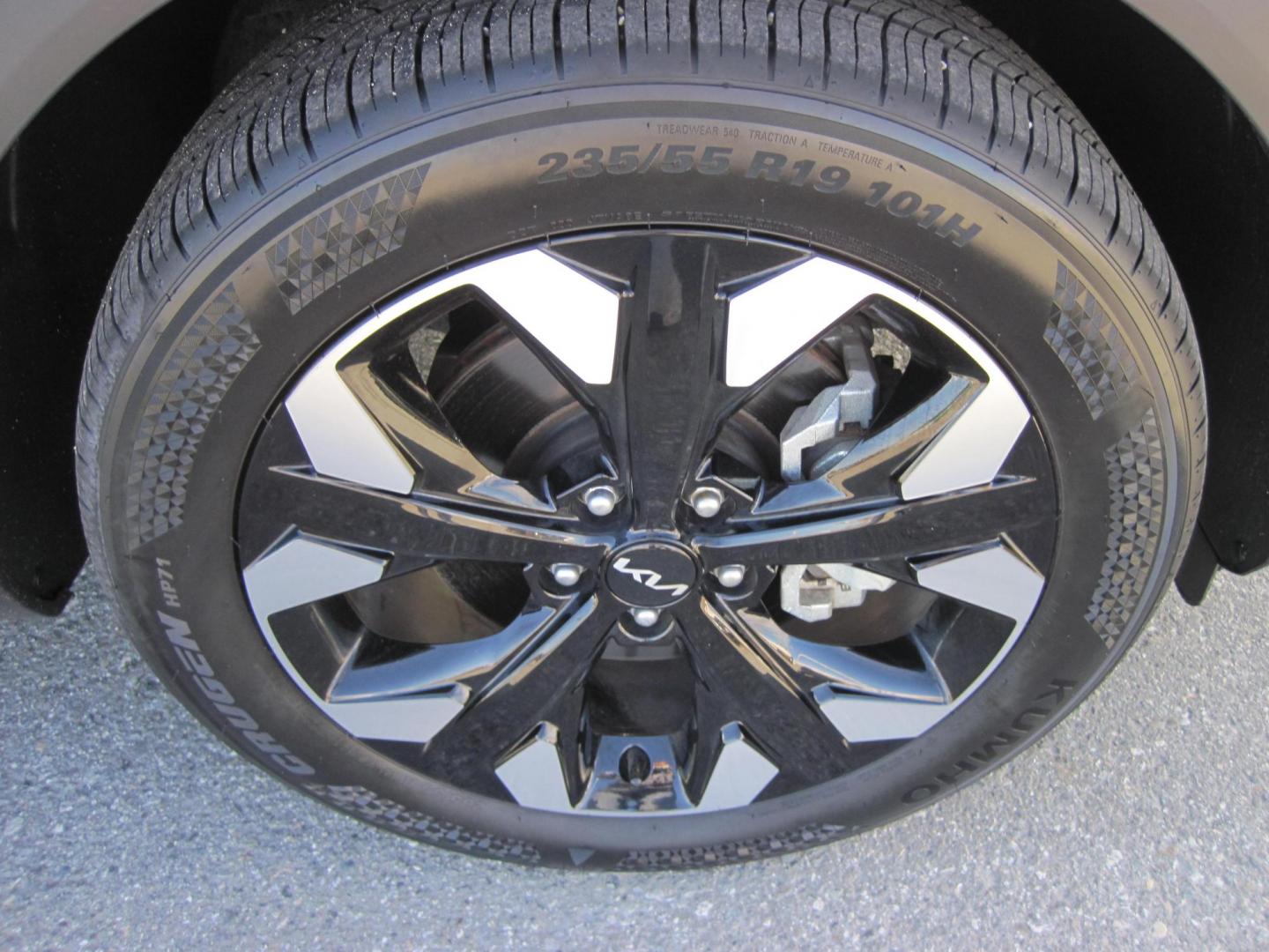 2023 black /black Kia Sportage X Line AWD (5XYK6CAF7PG) with an 2.4L V6 DOHC 24V engine, 6A transmission, located at 9530 Old Seward Highway, Anchorage, AK, 99515, (907) 349-3343, 61.134140, -149.865570 - Low Miles on this 2023 Kia Sportage X-Line come take a test drive- Photo#7