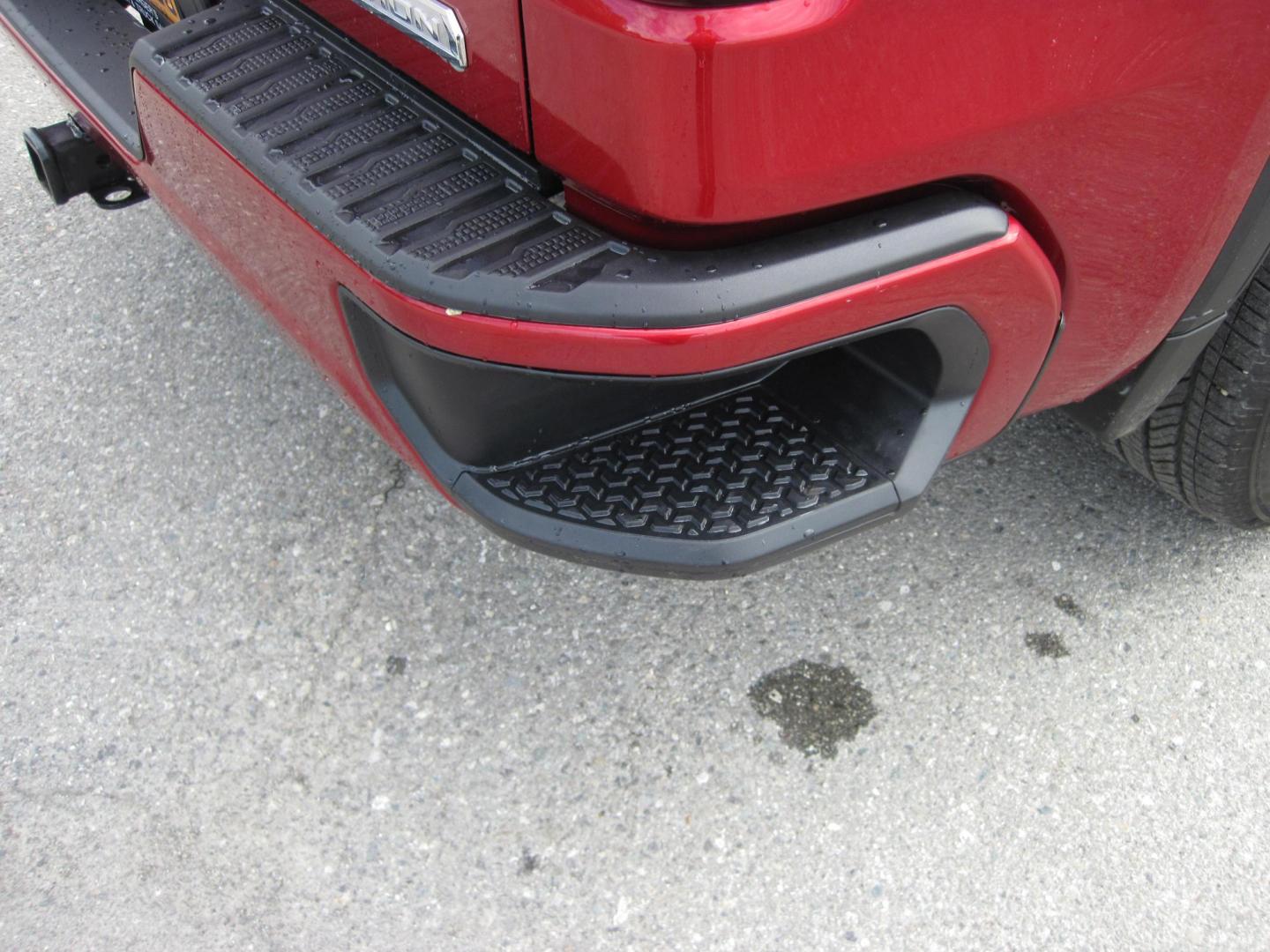 2024 red /black GMC Sierra 1500 Elevation Crew Cab 4WD (3GTPUCEK3RG) with an 2.7L L4 DOHC 16V TURBO engine, 6A transmission, located at 9530 Old Seward Highway, Anchorage, AK, 99515, (907) 349-3343, 61.134140, -149.865570 - Low miles on this 2024 GMC Sierra 1500 come take a test drive - Photo#9