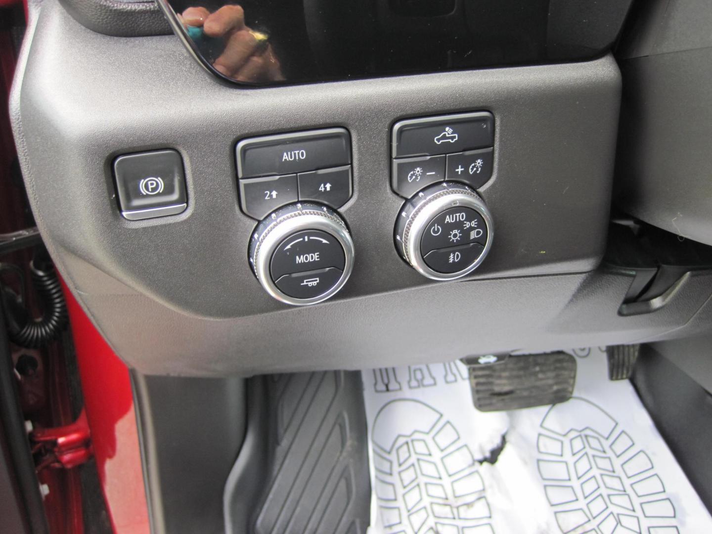 2024 red /black GMC Sierra 1500 Elevation Crew Cab 4WD (3GTPUCEK3RG) with an 2.7L L4 DOHC 16V TURBO engine, 6A transmission, located at 9530 Old Seward Highway, Anchorage, AK, 99515, (907) 349-3343, 61.134140, -149.865570 - Low miles on this 2024 GMC Sierra 1500 come take a test drive - Photo#23