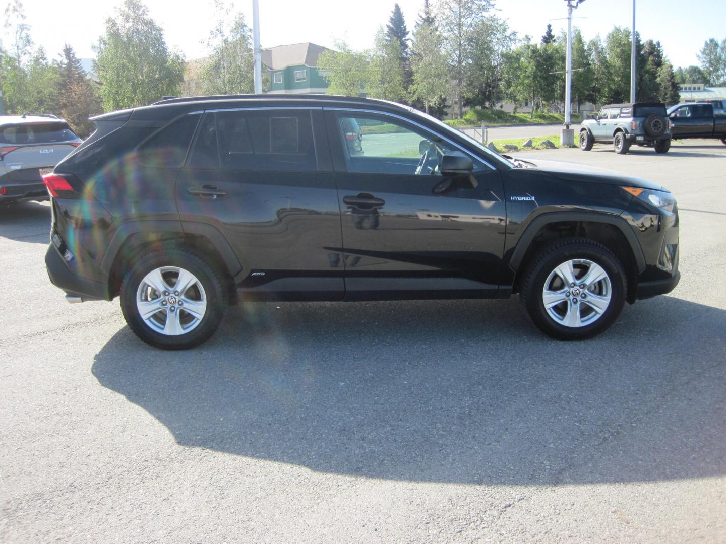 2020 black /black Toyota RAV4 Hybrid LE (4T3LWRFV6MU) with an 2.5L L4 DOHC 16V HYBRID engine, CVT transmission, located at 9530 Old Seward Highway, Anchorage, AK, 99515, (907) 349-3343, 61.134140, -149.865570 - Nice Toyota Rav 4 LE come take a test drive- Photo#4