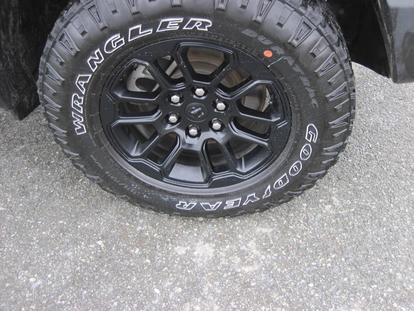 2025 silver /black RAM 1500 Rebel Crew Cab SB 4WD (1C6SRFLPXSN) with an 3.0L V6 DOHC 24V TURBO engine, automatic transmission, located at 9530 Old Seward Highway, Anchorage, AK, 99515, (907) 349-3343, 61.134140, -149.865570 - 2025 Ram 1500 Rebel, 4wd come take a test drive.- Photo#3