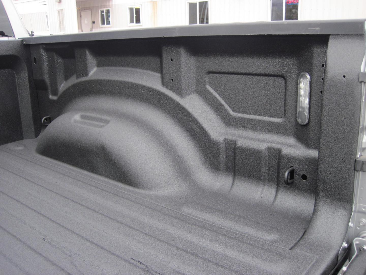 2025 silver /black RAM 1500 Rebel Crew Cab SB 4WD (1C6SRFLPXSN) with an 3.0L V6 DOHC 24V TURBO engine, automatic transmission, located at 9530 Old Seward Highway, Anchorage, AK, 99515, (907) 349-3343, 61.134140, -149.865570 - 2025 Ram 1500 Rebel, 4wd come take a test drive.- Photo#8