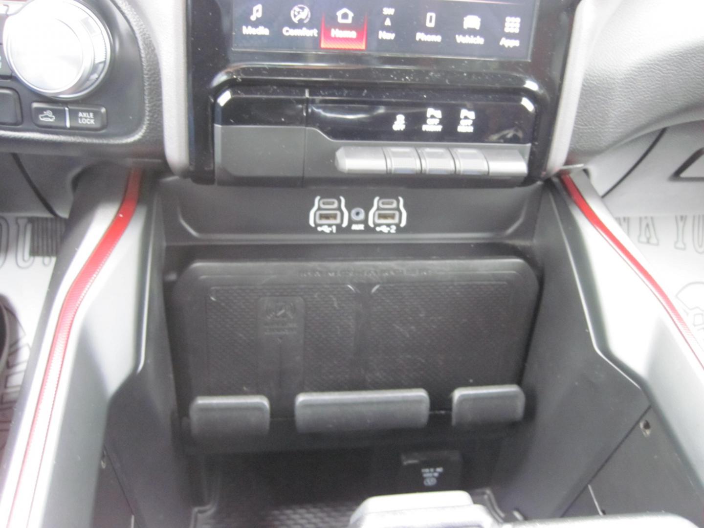2025 silver /black RAM 1500 Rebel Crew Cab SB 4WD (1C6SRFLPXSN) with an 3.0L V6 DOHC 24V TURBO engine, automatic transmission, located at 9530 Old Seward Highway, Anchorage, AK, 99515, (907) 349-3343, 61.134140, -149.865570 - 2025 Ram 1500 Rebel, 4wd come take a test drive.- Photo#20