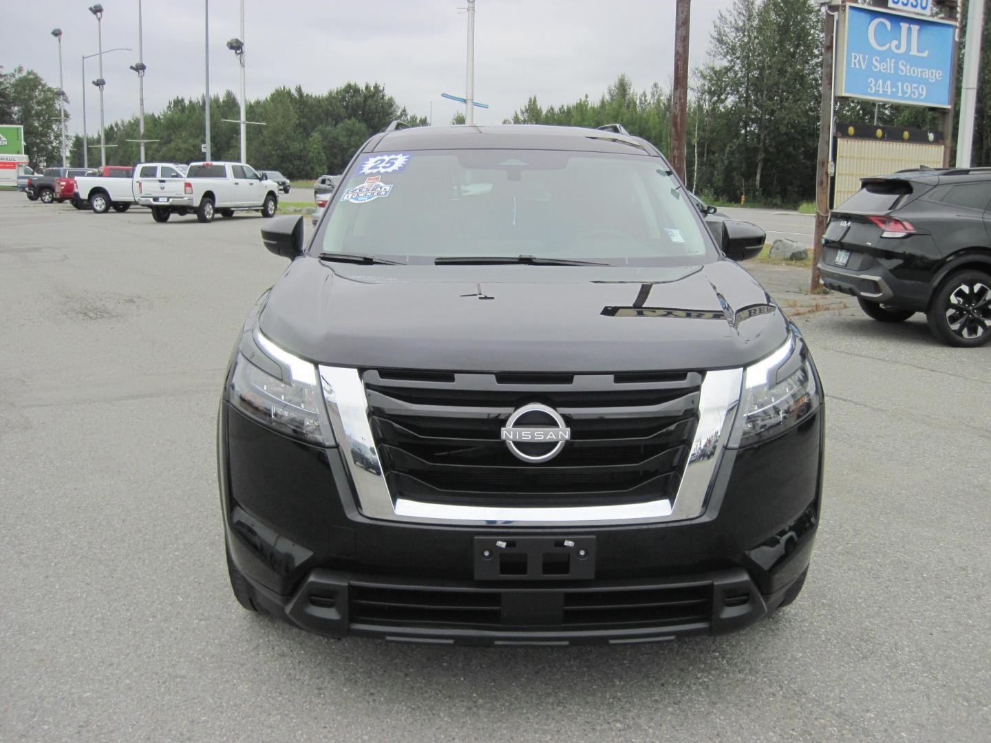 2025 black /black Nissan Pathfinder SV 4WD (5N1DR3BC0SC) with an 3.5L V6 DOHC 24V engine, CVT transmission, located at 9530 Old Seward Highway, Anchorage, AK, 99515, (907) 349-3343, 61.134140, -149.865570 - Nice 2025 Nissan Pathfinder come take a test drive- Photo#2