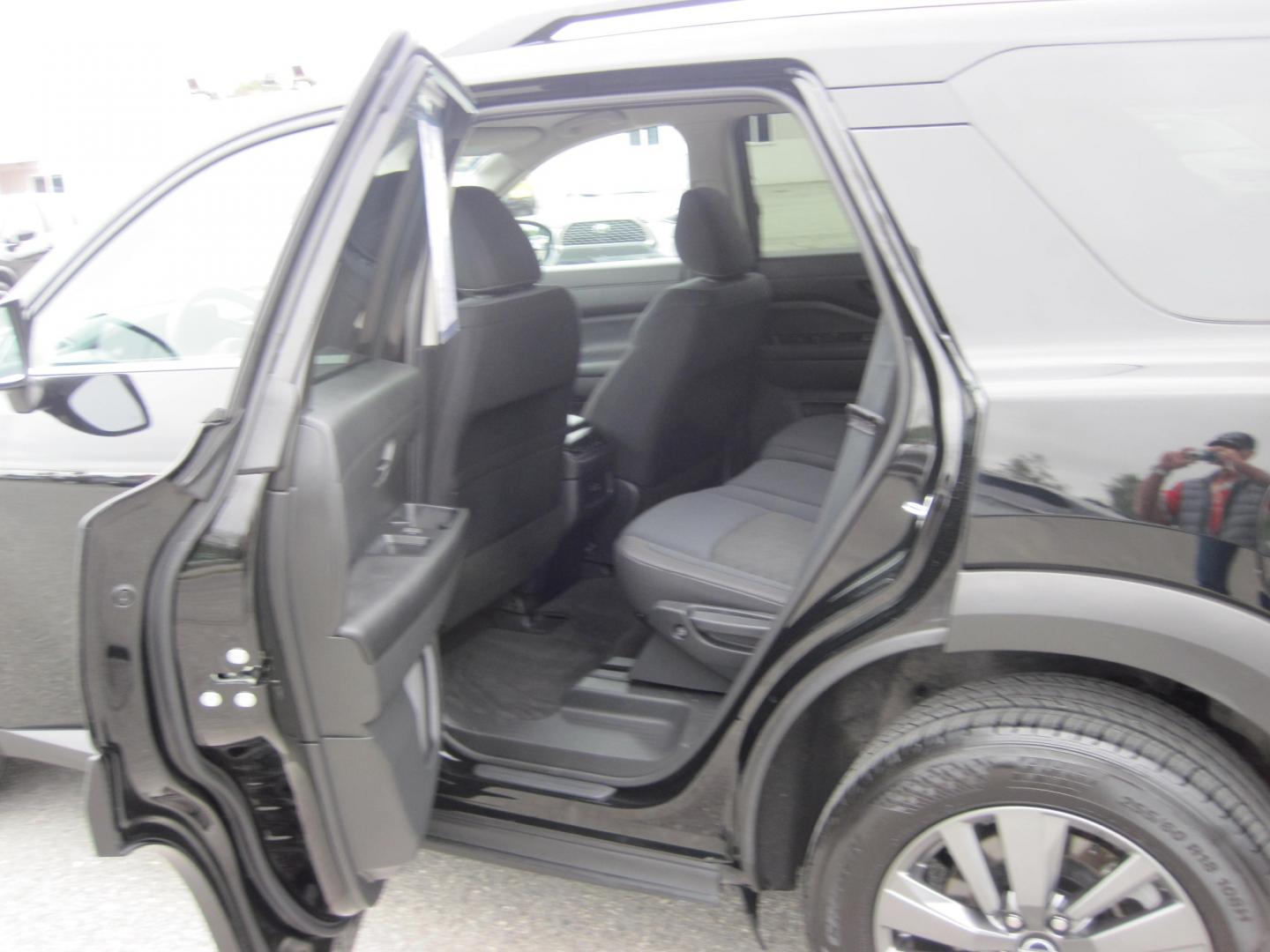 2025 black /black Nissan Pathfinder SV 4WD (5N1DR3BC0SC) with an 3.5L V6 DOHC 24V engine, CVT transmission, located at 9530 Old Seward Highway, Anchorage, AK, 99515, (907) 349-3343, 61.134140, -149.865570 - Nice 2025 Nissan Pathfinder come take a test drive- Photo#10