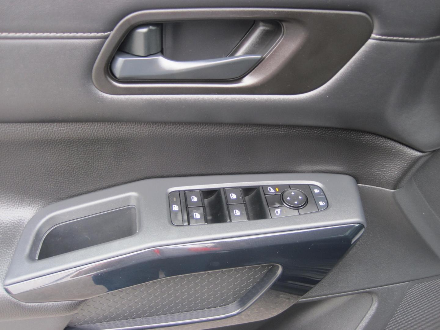 2025 black /black Nissan Pathfinder SV 4WD (5N1DR3BC0SC) with an 3.5L V6 DOHC 24V engine, CVT transmission, located at 9530 Old Seward Highway, Anchorage, AK, 99515, (907) 349-3343, 61.134140, -149.865570 - Nice 2025 Nissan Pathfinder come take a test drive- Photo#16