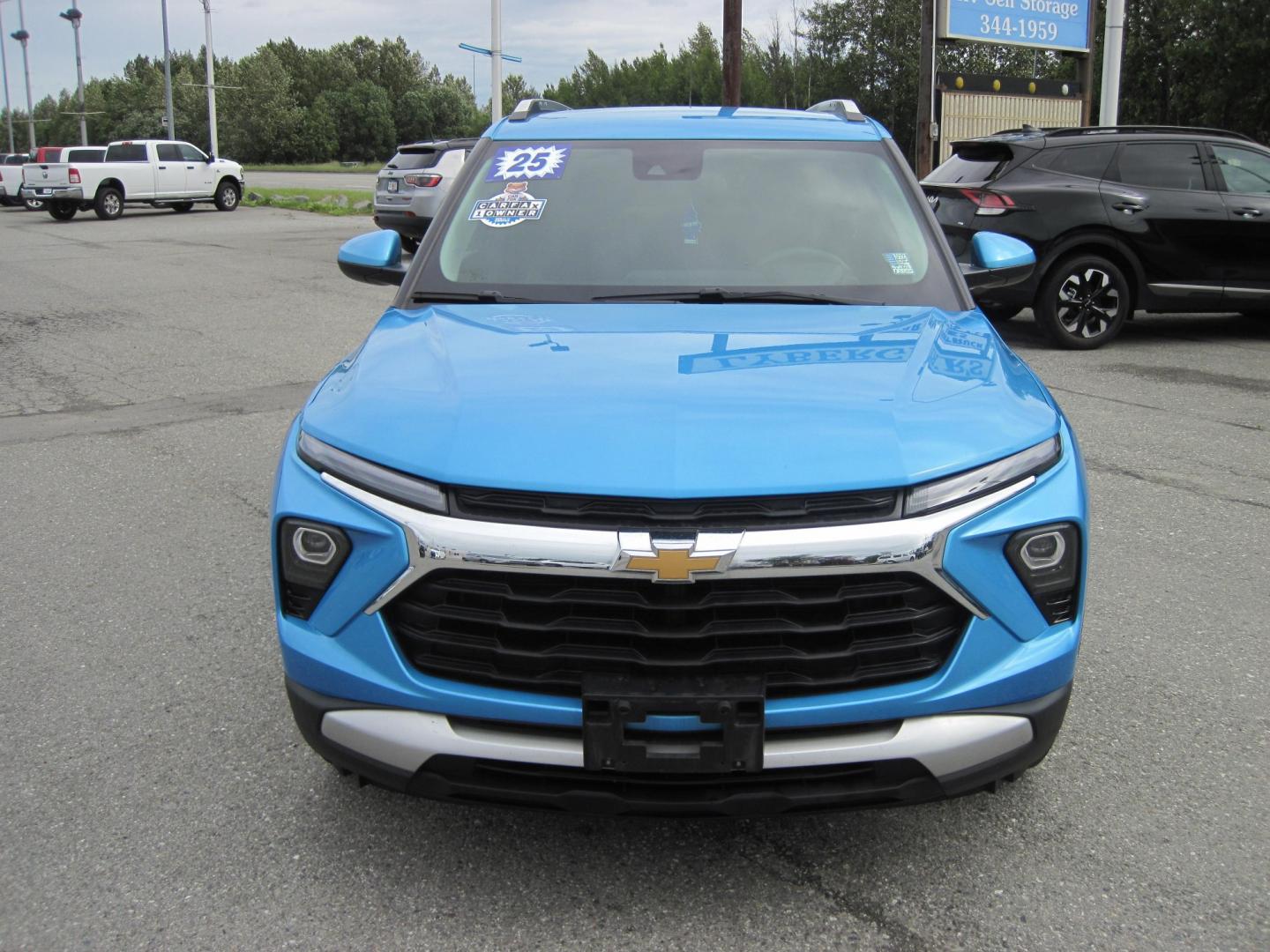 2025 blue /black Chevrolet Trailblazer LT AWD (KL79MRSL2SB) with an 1.3L L3 DOHC 12V engine, AUTOMATIC transmission, located at 9530 Old Seward Highway, Anchorage, AK, 99515, (907) 349-3343, 61.134140, -149.865570 - Nice 2025 Chevrolet Trailblazer, come take a test drive- Photo#2