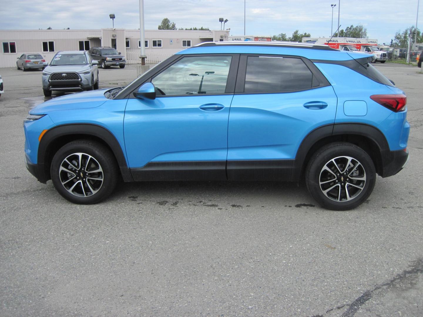 2025 blue /black Chevrolet Trailblazer LT AWD (KL79MRSL2SB) with an 1.3L L3 DOHC 12V engine, AUTOMATIC transmission, located at 9530 Old Seward Highway, Anchorage, AK, 99515, (907) 349-3343, 61.134140, -149.865570 - Nice 2025 Chevrolet Trailblazer, come take a test drive- Photo#7