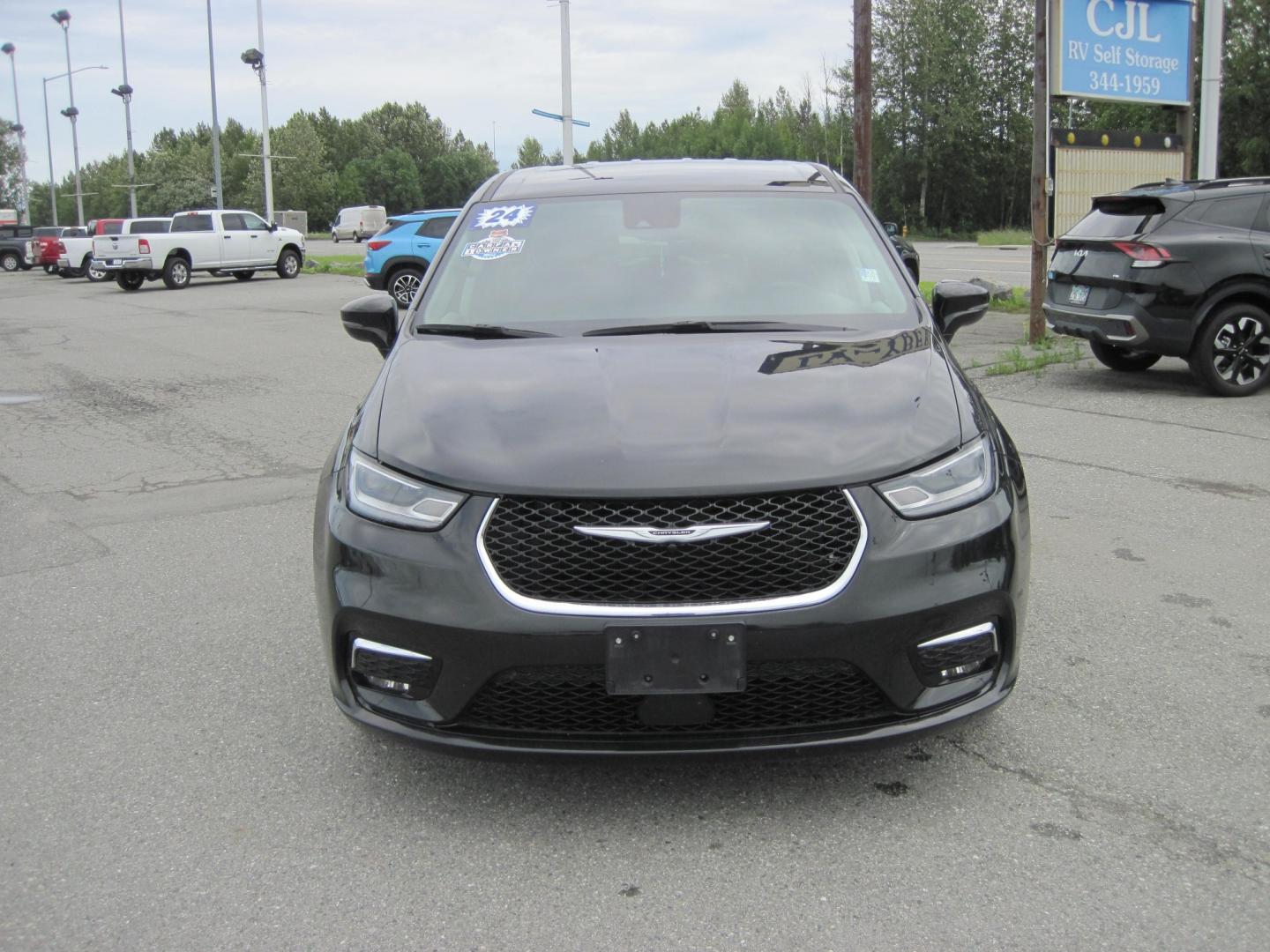 2024 black /black Chrysler Pacifica Touring L (2C4RC1BG2RR) with an 3.6L V6 DOHC 24V engine, AUTOMATIC transmission, located at 9530 Old Seward Highway, Anchorage, AK, 99515, (907) 349-3343, 61.134140, -149.865570- Photo#2
