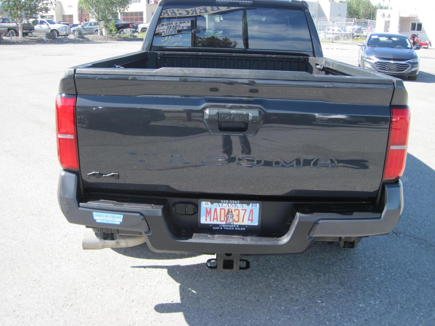 2024 gray /black Toyota Tacoma Double Cab 4WD (3TMLB5JN4RM) with an 2.4L L4 DOHC 16V engine, 6A transmission, located at 9530 Old Seward Highway, Anchorage, AK, 99515, (907) 349-3343, 61.134140, -149.865570 - LOW MILES ON THIS 2024 TOYOTAT TACOMA DOUBLE CAB, COME TAKE A TEST DRIVE- Photo#4