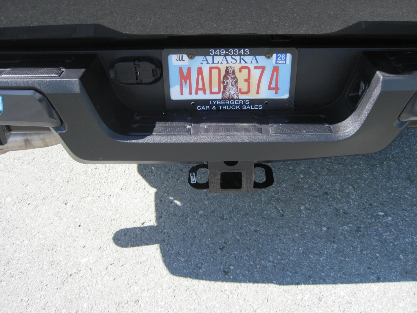 2024 gray /black Toyota Tacoma Double Cab 4WD (3TMLB5JN4RM) with an 2.4L L4 DOHC 16V engine, 6A transmission, located at 9530 Old Seward Highway, Anchorage, AK, 99515, (907) 349-3343, 61.134140, -149.865570 - LOW MILES ON THIS 2024 TOYOTAT TACOMA DOUBLE CAB, COME TAKE A TEST DRIVE- Photo#8
