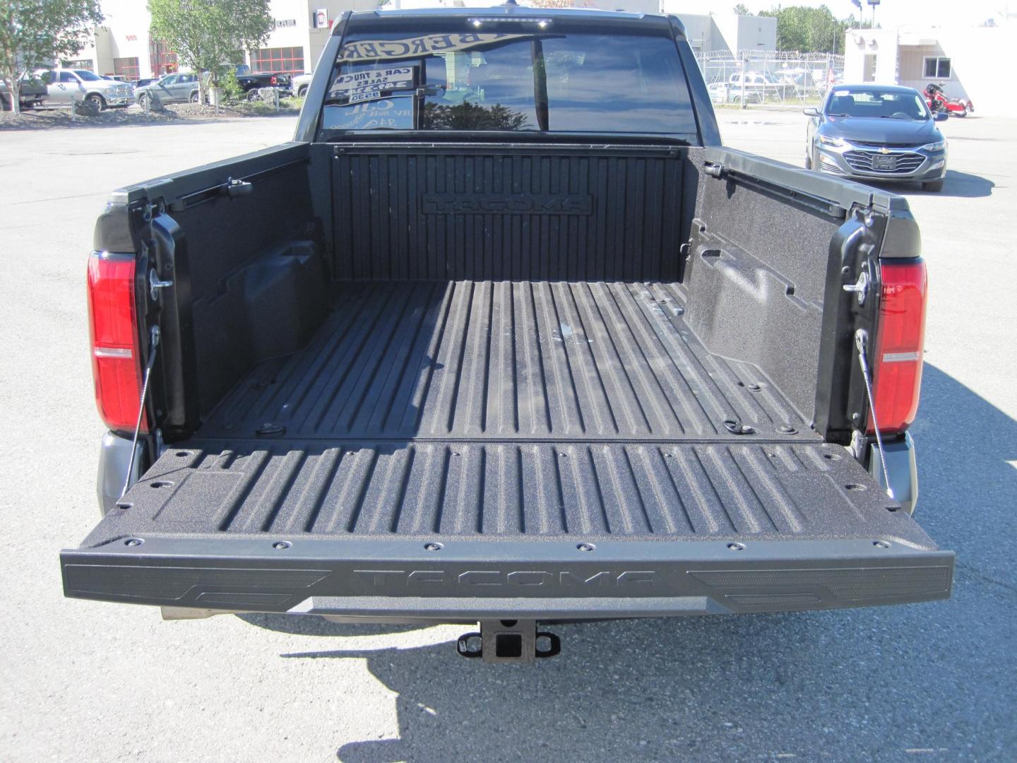 2024 gray /black Toyota Tacoma Double Cab 4WD (3TMLB5JN4RM) with an 2.4L L4 DOHC 16V engine, 6A transmission, located at 9530 Old Seward Highway, Anchorage, AK, 99515, (907) 349-3343, 61.134140, -149.865570 - LOW MILES ON THIS 2024 TOYOTAT TACOMA DOUBLE CAB, COME TAKE A TEST DRIVE- Photo#9