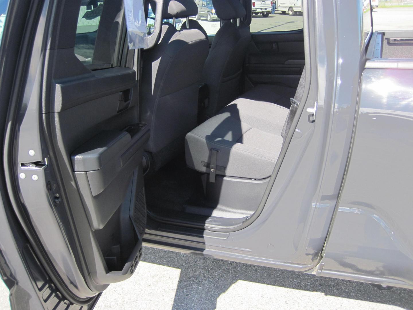 2024 gray /black Toyota Tacoma Double Cab 4WD (3TMLB5JN4RM) with an 2.4L L4 DOHC 16V engine, 6A transmission, located at 9530 Old Seward Highway, Anchorage, AK, 99515, (907) 349-3343, 61.134140, -149.865570 - LOW MILES ON THIS 2024 TOYOTAT TACOMA DOUBLE CAB, COME TAKE A TEST DRIVE- Photo#11