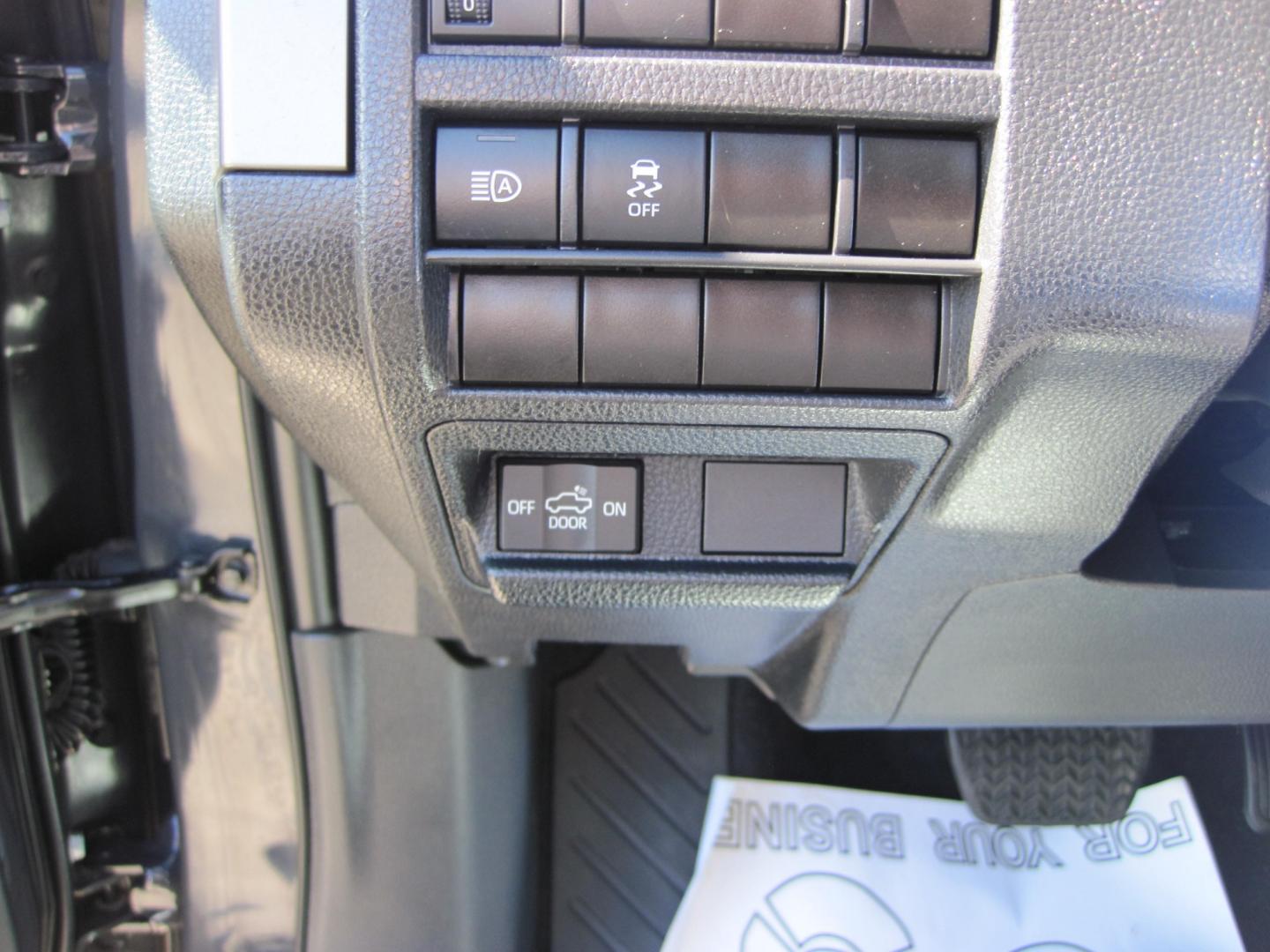 2024 gray /black Toyota Tacoma Double Cab 4WD (3TMLB5JN4RM) with an 2.4L L4 DOHC 16V engine, 6A transmission, located at 9530 Old Seward Highway, Anchorage, AK, 99515, (907) 349-3343, 61.134140, -149.865570 - LOW MILES ON THIS 2024 TOYOTAT TACOMA DOUBLE CAB, COME TAKE A TEST DRIVE- Photo#17