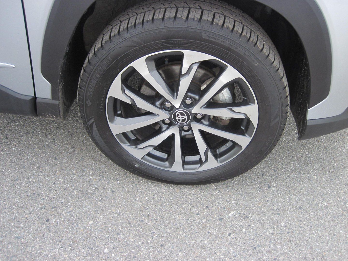 2023 silver /black Toyota Corolla Cross XLE AWD (7MUEAABG7PV) with an 2.0L L4 DOHC 16V engine, CVT transmission, located at 9530 Old Seward Highway, Anchorage, AK, 99515, (907) 349-3343, 61.134140, -149.865570- Photo#3