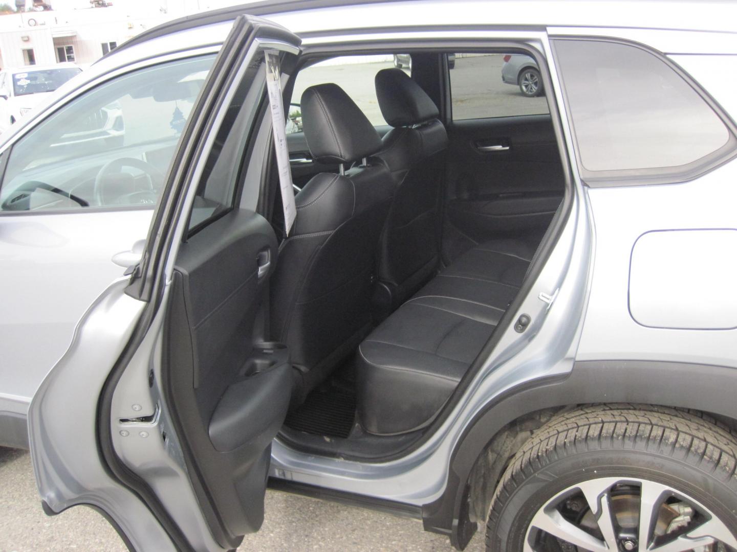 2023 silver /black Toyota Corolla Cross XLE AWD (7MUEAABG7PV) with an 2.0L L4 DOHC 16V engine, CVT transmission, located at 9530 Old Seward Highway, Anchorage, AK, 99515, (907) 349-3343, 61.134140, -149.865570- Photo#7