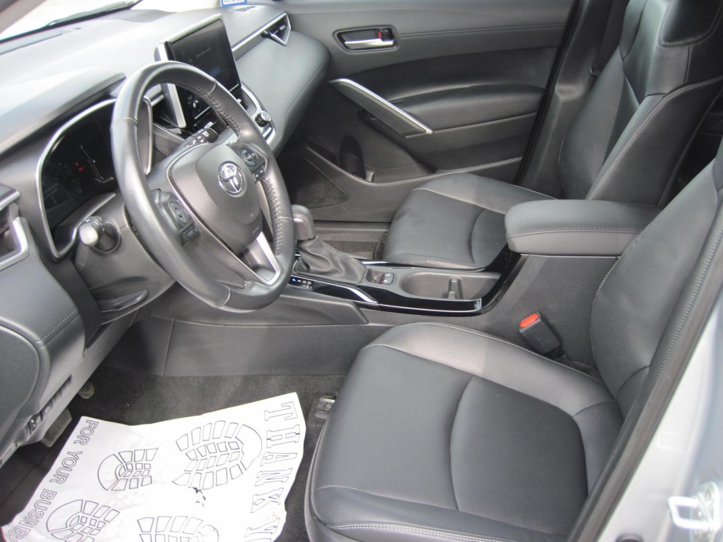 2023 silver /black Toyota Corolla Cross XLE AWD (7MUEAABG7PV) with an 2.0L L4 DOHC 16V engine, CVT transmission, located at 9530 Old Seward Highway, Anchorage, AK, 99515, (907) 349-3343, 61.134140, -149.865570- Photo#10