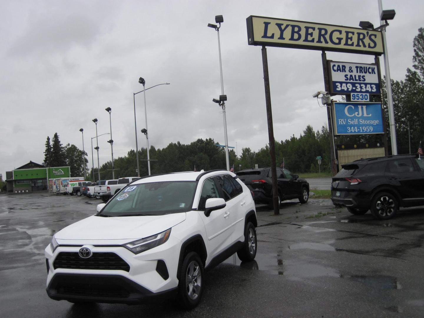 2025 white /BLACK Toyota RAV4 XLE AWD (2T3P1RFV9SC) with an 2.5L L4 DOHC 16V engine, 8A transmission, located at 9530 Old Seward Highway, Anchorage, AK, 99515, (907) 349-3343, 61.134140, -149.865570 - 2025 TOYOTA RAV4 XLE COME TAKE A TEST DRIVE- Photo#0