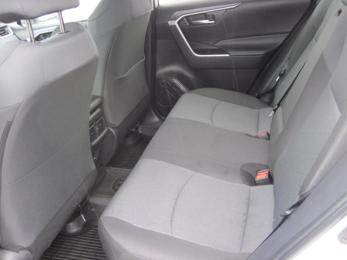 2025 white /BLACK Toyota RAV4 XLE AWD (2T3P1RFV9SC) with an 2.5L L4 DOHC 16V engine, 8A transmission, located at 9530 Old Seward Highway, Anchorage, AK, 99515, (907) 349-3343, 61.134140, -149.865570 - 2025 TOYOTA RAV4 XLE COME TAKE A TEST DRIVE- Photo#9