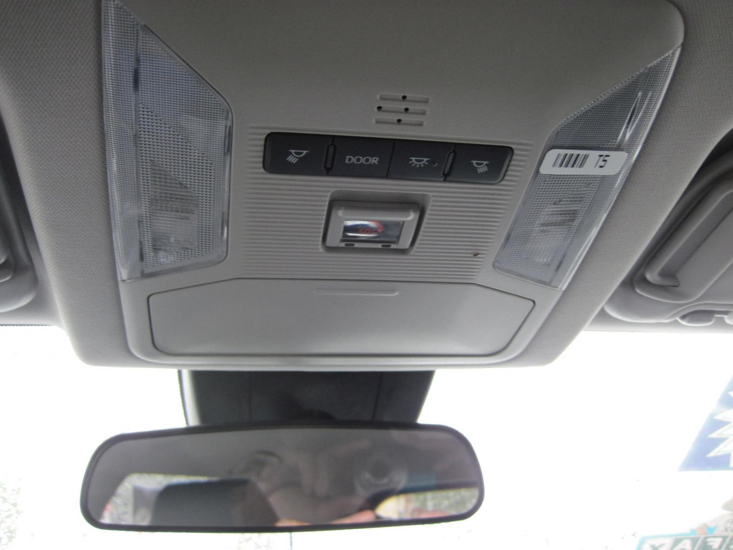 2025 white /BLACK Toyota RAV4 XLE AWD (2T3P1RFV9SC) with an 2.5L L4 DOHC 16V engine, 8A transmission, located at 9530 Old Seward Highway, Anchorage, AK, 99515, (907) 349-3343, 61.134140, -149.865570 - 2025 TOYOTA RAV4 XLE COME TAKE A TEST DRIVE- Photo#16