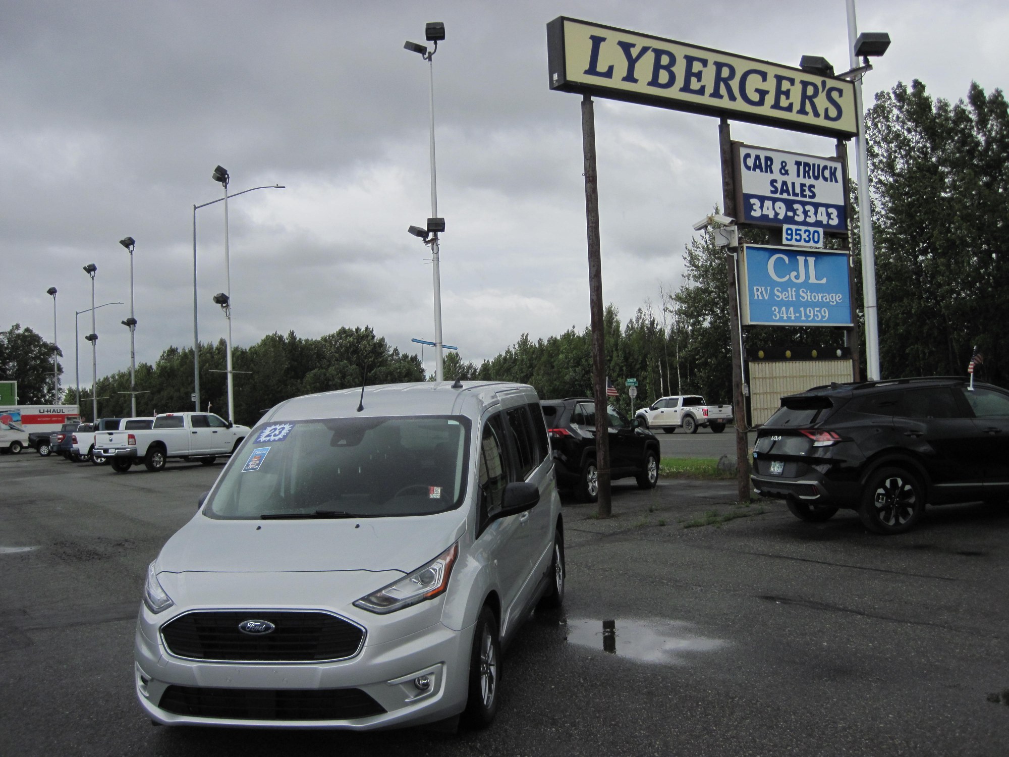 photo of 2023 Ford Transit Connect Wagon XLT 