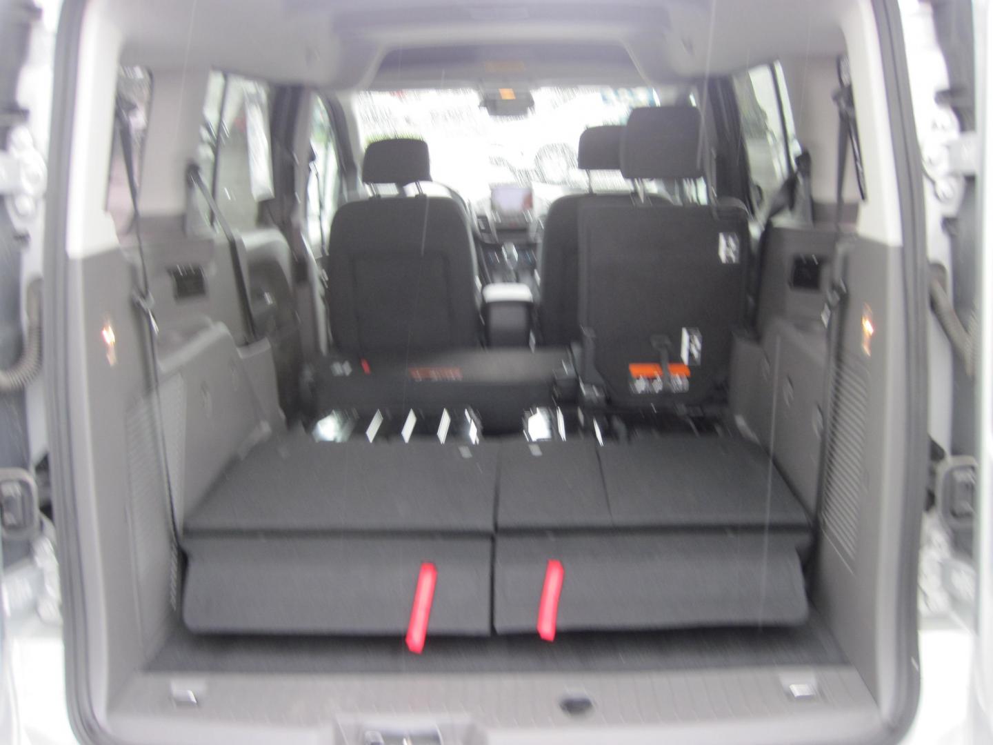 2023 silver /black Ford Transit Connect Wagon XLT (NM0GS9F20P1) with an 2.0L L4 DOHC 16V engine, AUTOMATIC transmission, located at 9530 Old Seward Highway, Anchorage, AK, 99515, (907) 349-3343, 61.134140, -149.865570- Photo#7