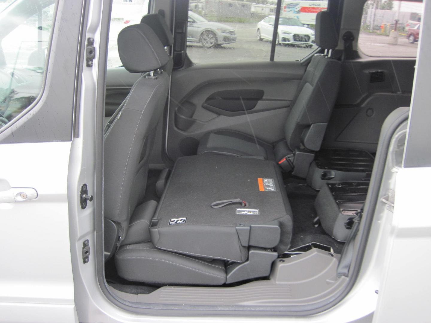 2023 silver /black Ford Transit Connect Wagon XLT (NM0GS9F20P1) with an 2.0L L4 DOHC 16V engine, AUTOMATIC transmission, located at 9530 Old Seward Highway, Anchorage, AK, 99515, (907) 349-3343, 61.134140, -149.865570- Photo#10