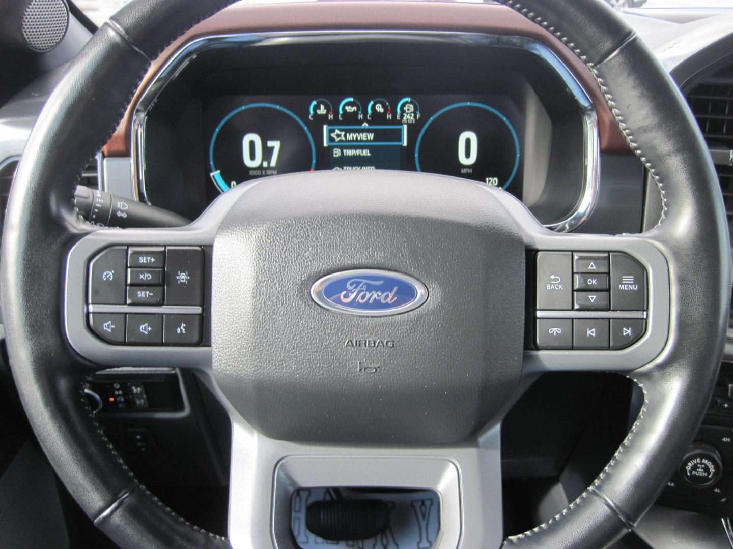 2022 RED /black Ford F-150 Lariat SuperCrew 4WD (1FTFW1E82NK) with an 3.5L V6 DOHC 24V engine, 6A transmission, located at 9530 Old Seward Highway, Anchorage, AK, 99515, (907) 349-3343, 61.134140, -149.865570 - LOW MILES ON THIS 2022 FORD F150 LARIAT WITH FX OFF ROAD PACKAGE, COME TAKE A TEST DRIVE- Photo#16