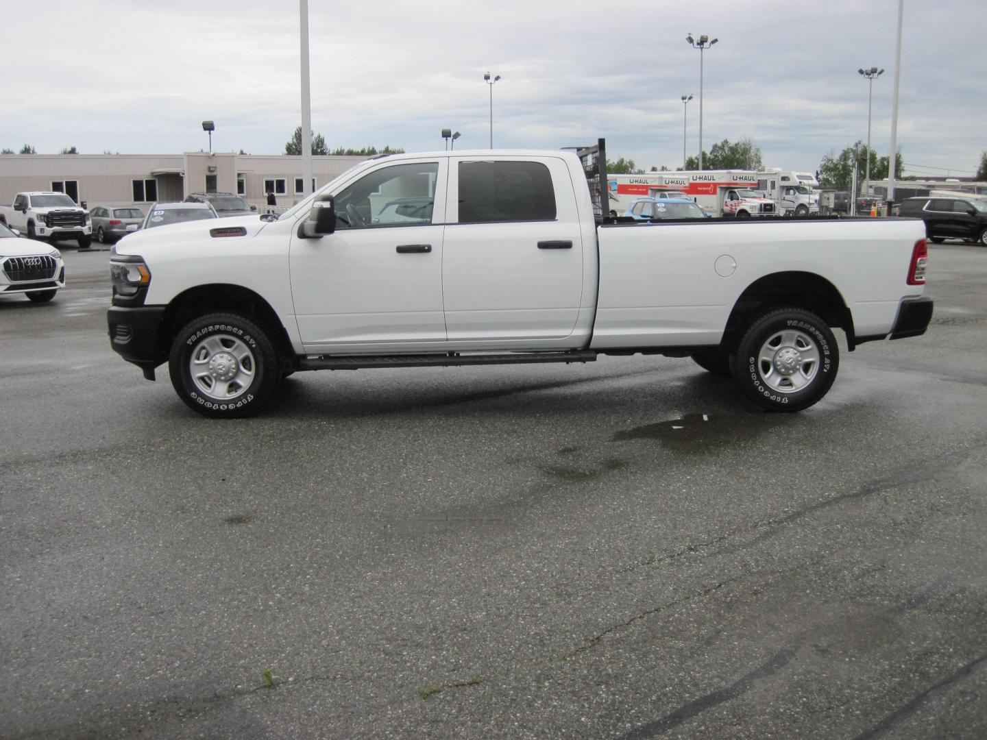 2024 white /gray RAM 2500 Tradesman Crew Cab 4WD (3C6UR5HJ2RG) with an 6.4L V8 engine, AUTOMATIC transmission, located at 9530 Old Seward Highway, Anchorage, AK, 99515, (907) 349-3343, 61.134140, -149.865570 - LOW MILES ON THIS 2024 RAM 2500 TRADESMAN- Photo#8
