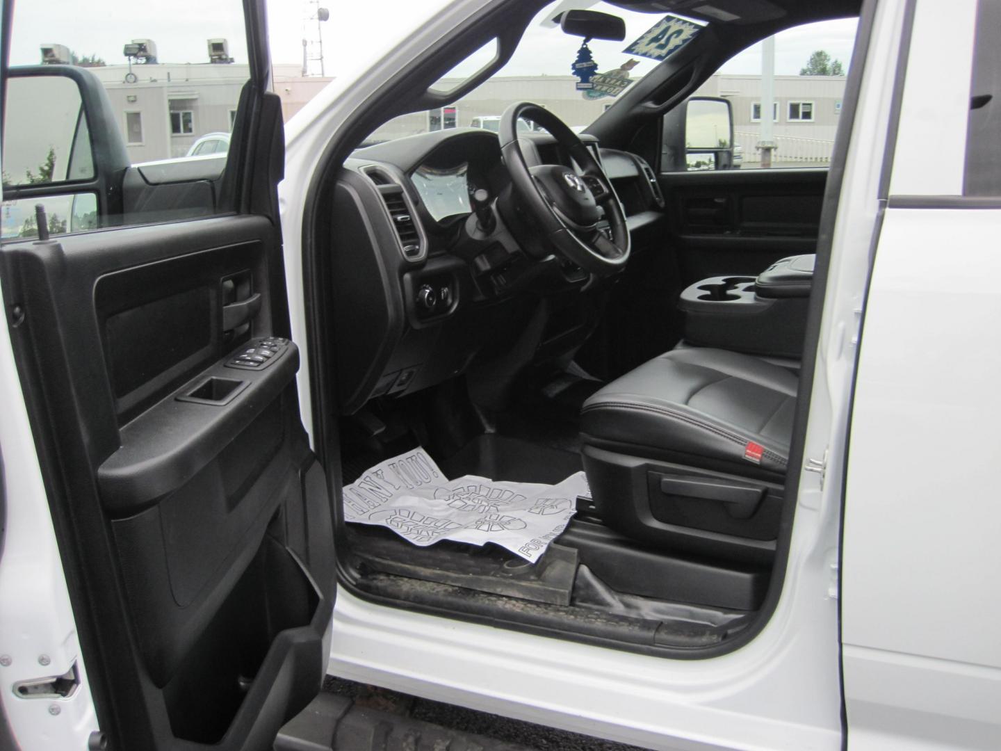 2024 white /gray RAM 2500 Tradesman Crew Cab 4WD (3C6UR5HJ2RG) with an 6.4L V8 engine, AUTOMATIC transmission, located at 9530 Old Seward Highway, Anchorage, AK, 99515, (907) 349-3343, 61.134140, -149.865570 - LOW MILES ON THIS 2024 RAM 2500 TRADESMAN- Photo#12
