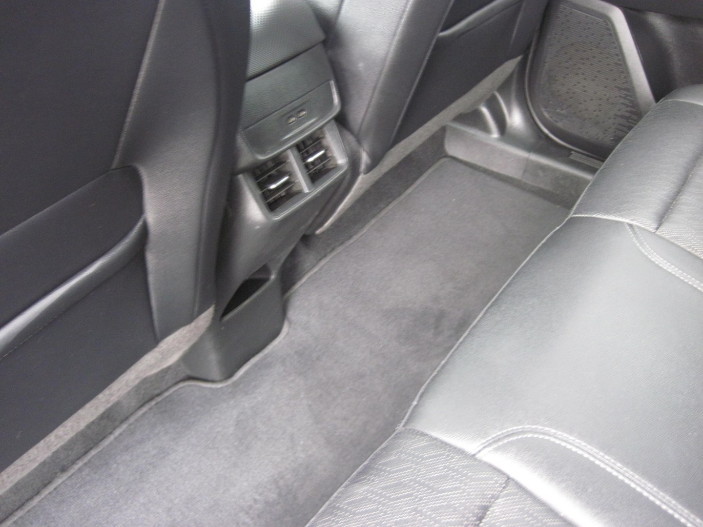 2025 gray /black Chevrolet Equinox 1LT AWD (3GNAXPEG8SL) with an 1.5L L4 DOHC 16V TURBO engine, 6A transmission, located at 9530 Old Seward Highway, Anchorage, AK, 99515, (907) 349-3343, 61.134140, -149.865570 - Nice 2025 Chevrolet Equinox LT come take a test drive- Photo#9