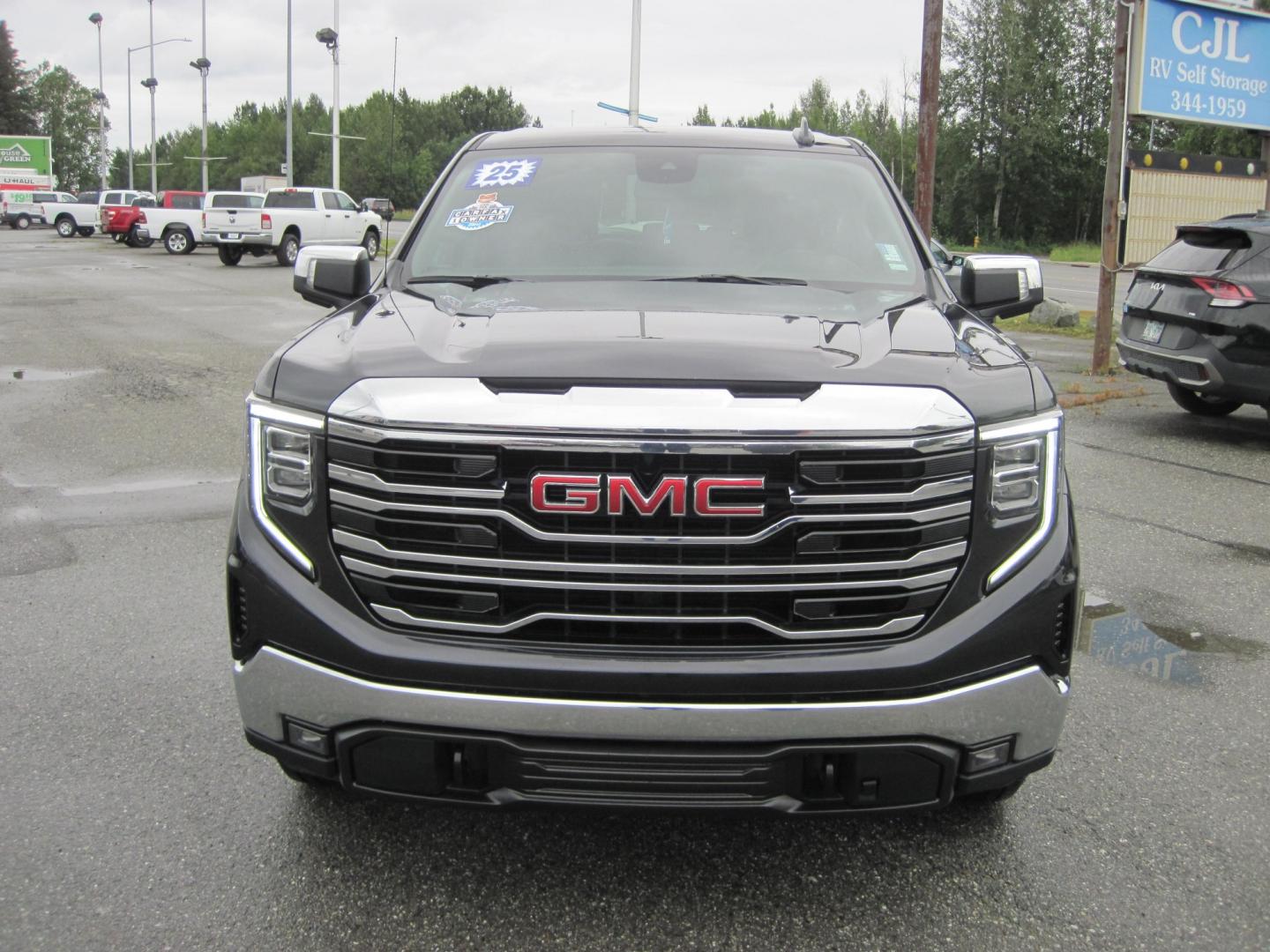 2025 gray /black GMC Sierra 1500 SLT Crew Cab 4WD (1GTUUDED8SZ) with an 5.3L V8 OHV 16V engine, AUTOMATIC transmission, located at 9530 Old Seward Highway, Anchorage, AK, 99515, (907) 349-3343, 61.134140, -149.865570 - Nice 2025 GMC Sierra 1500 crew cab come take a test drive- Photo#2