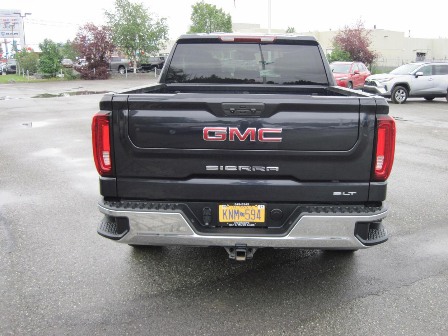 2025 gray /black GMC Sierra 1500 SLT Crew Cab 4WD (1GTUUDED8SZ) with an 5.3L V8 OHV 16V engine, AUTOMATIC transmission, located at 9530 Old Seward Highway, Anchorage, AK, 99515, (907) 349-3343, 61.134140, -149.865570 - Nice 2025 GMC Sierra 1500 crew cab come take a test drive- Photo#5