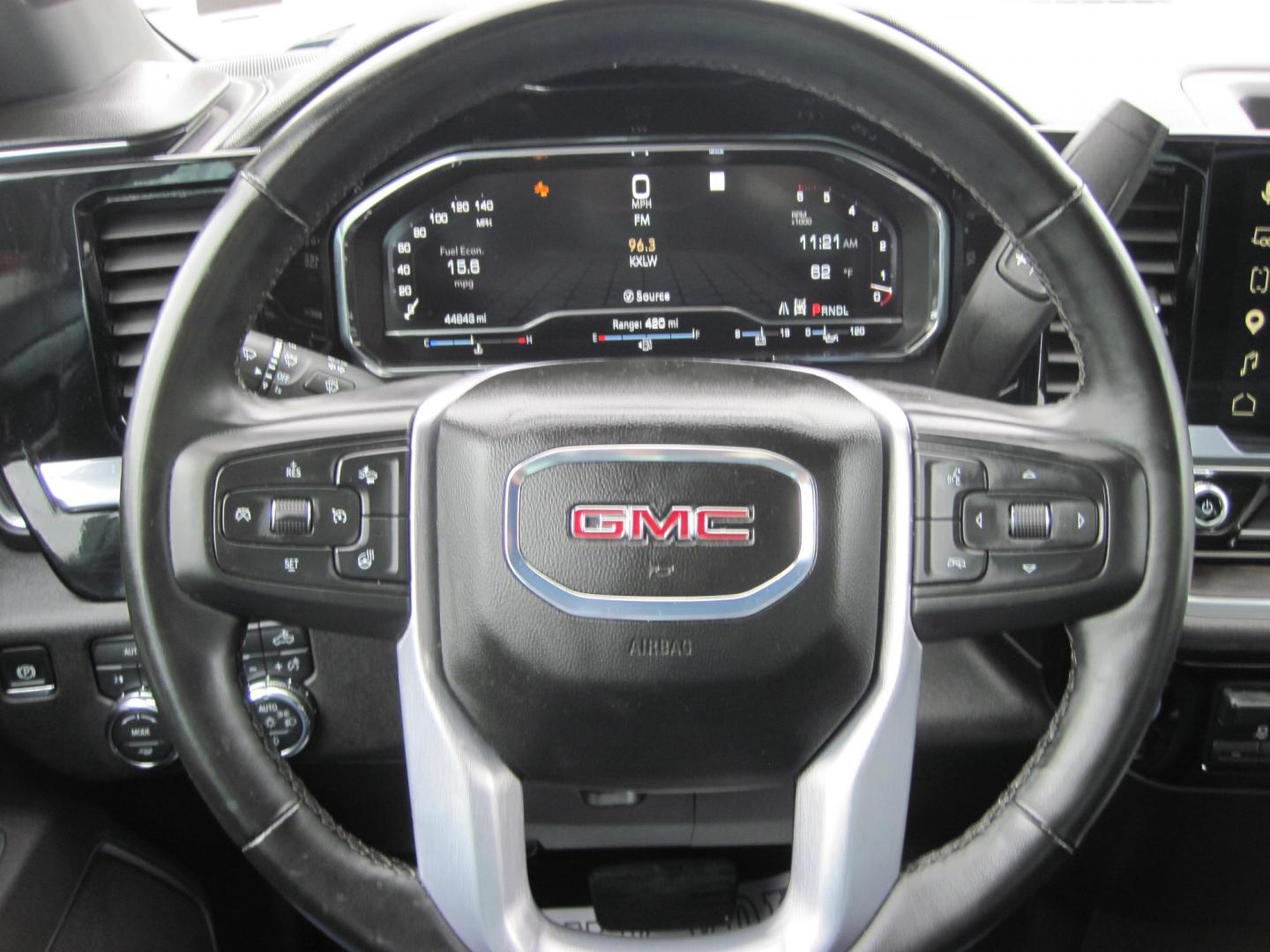 2025 gray /black GMC Sierra 1500 SLT Crew Cab 4WD (1GTUUDED8SZ) with an 5.3L V8 OHV 16V engine, AUTOMATIC transmission, located at 9530 Old Seward Highway, Anchorage, AK, 99515, (907) 349-3343, 61.134140, -149.865570 - Nice 2025 GMC Sierra 1500 crew cab come take a test drive- Photo#16