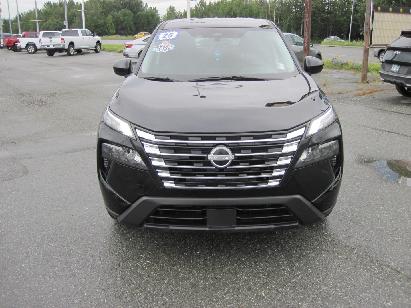 2025 black /black Nissan Rogue SV AWD (5N1BT3BB6SC) with an 2.5L L4 DOHC 16V engine, CVT transmission, located at 9530 Old Seward Highway, Anchorage, AK, 99515, (907) 349-3343, 61.134140, -149.865570- Photo#2