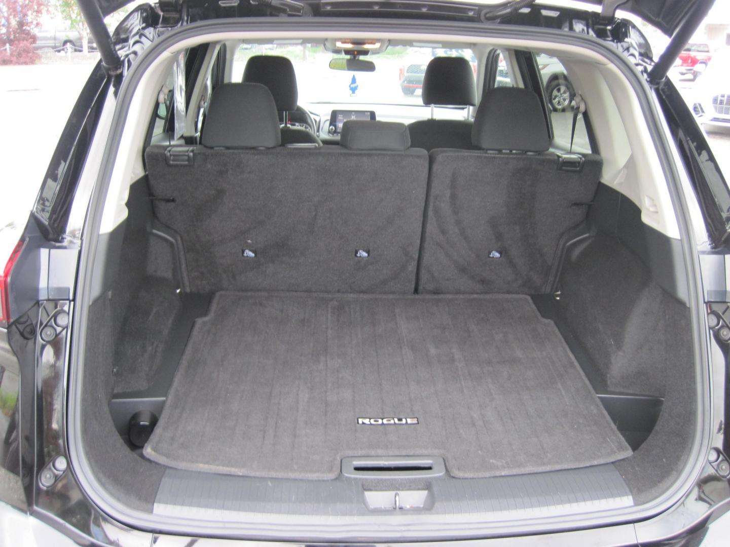 2025 black /black Nissan Rogue SV AWD (5N1BT3BB6SC) with an 2.5L L4 DOHC 16V engine, CVT transmission, located at 9530 Old Seward Highway, Anchorage, AK, 99515, (907) 349-3343, 61.134140, -149.865570- Photo#6
