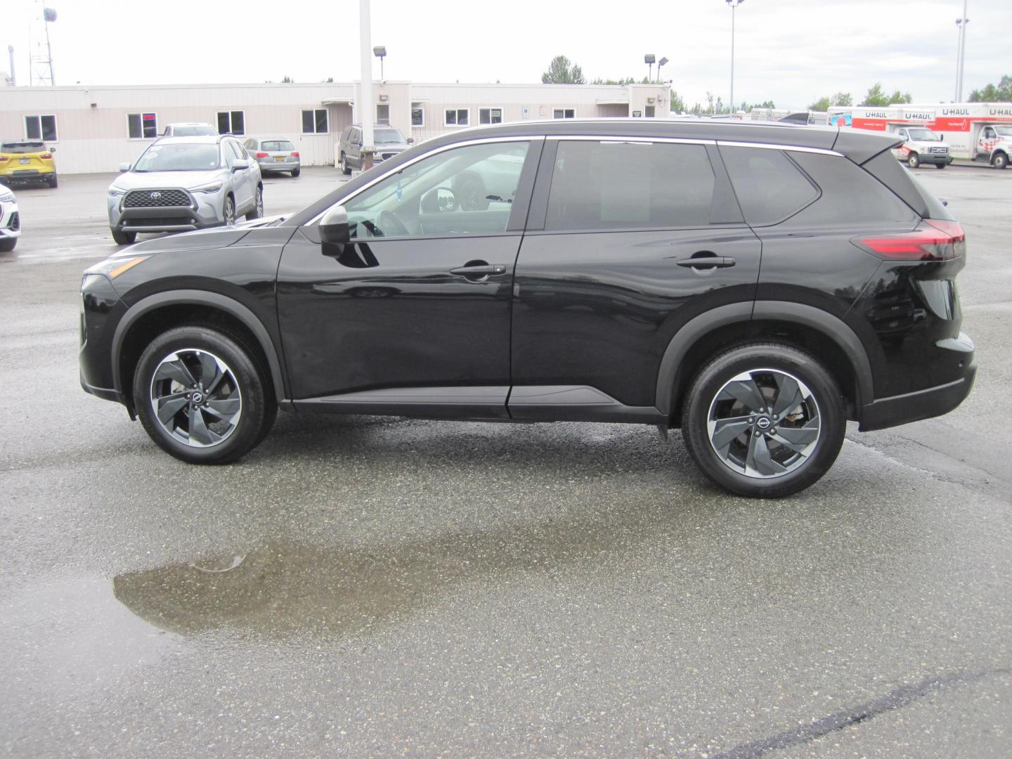 2025 black /black Nissan Rogue SV AWD (5N1BT3BB6SC) with an 2.5L L4 DOHC 16V engine, CVT transmission, located at 9530 Old Seward Highway, Anchorage, AK, 99515, (907) 349-3343, 61.134140, -149.865570- Photo#8