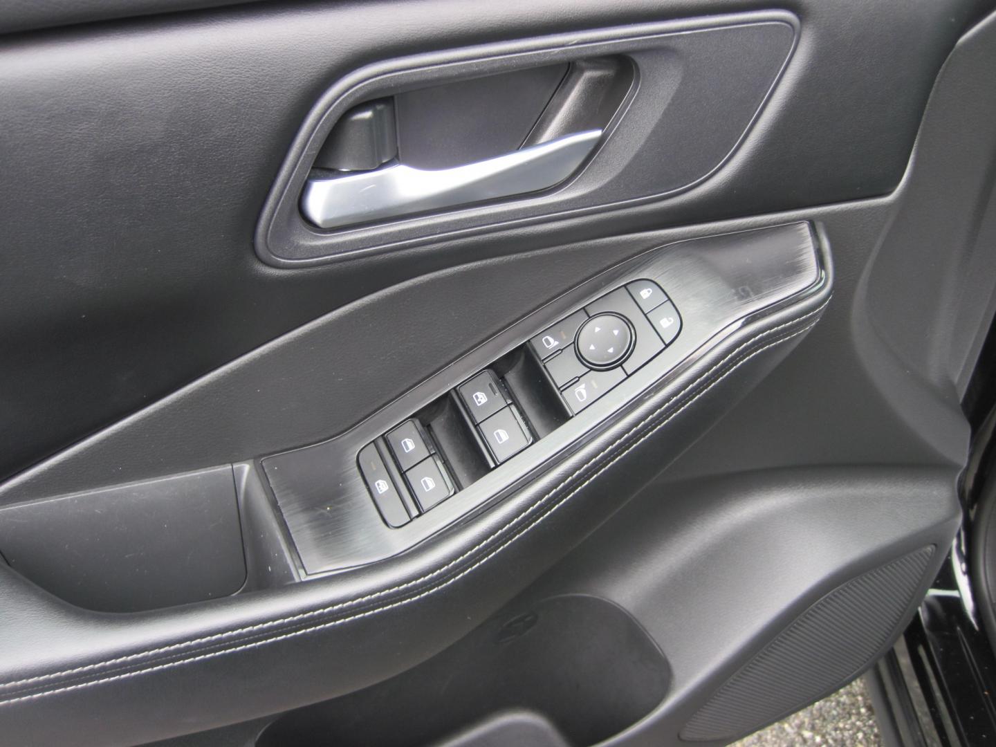 2025 black /black Nissan Rogue SV AWD (5N1BT3BB6SC) with an 2.5L L4 DOHC 16V engine, CVT transmission, located at 9530 Old Seward Highway, Anchorage, AK, 99515, (907) 349-3343, 61.134140, -149.865570- Photo#13