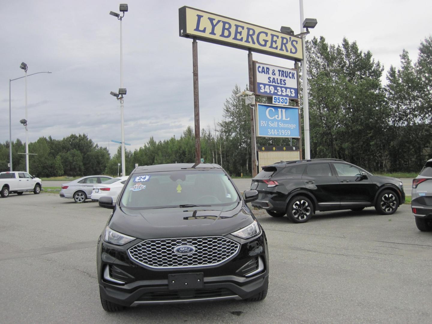 2024 black /black Ford Edge SEL (2FMPK4J9XRB) with an 2.0L L4 DOHC 16V engine, 6A transmission, located at 9530 Old Seward Highway, Anchorage, AK, 99515, (907) 349-3343, 61.134140, -149.865570 - Nice 2024 Edge SEL AWD come take a test drive- Photo#0