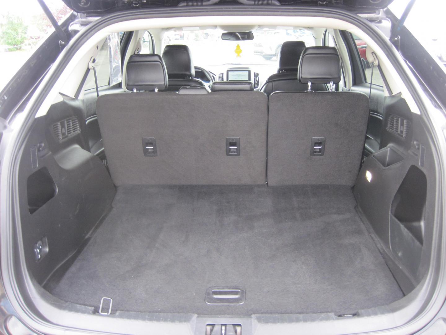 2024 black /black Ford Edge SEL (2FMPK4J9XRB) with an 2.0L L4 DOHC 16V engine, 6A transmission, located at 9530 Old Seward Highway, Anchorage, AK, 99515, (907) 349-3343, 61.134140, -149.865570 - Nice 2024 Edge SEL AWD come take a test drive- Photo#8
