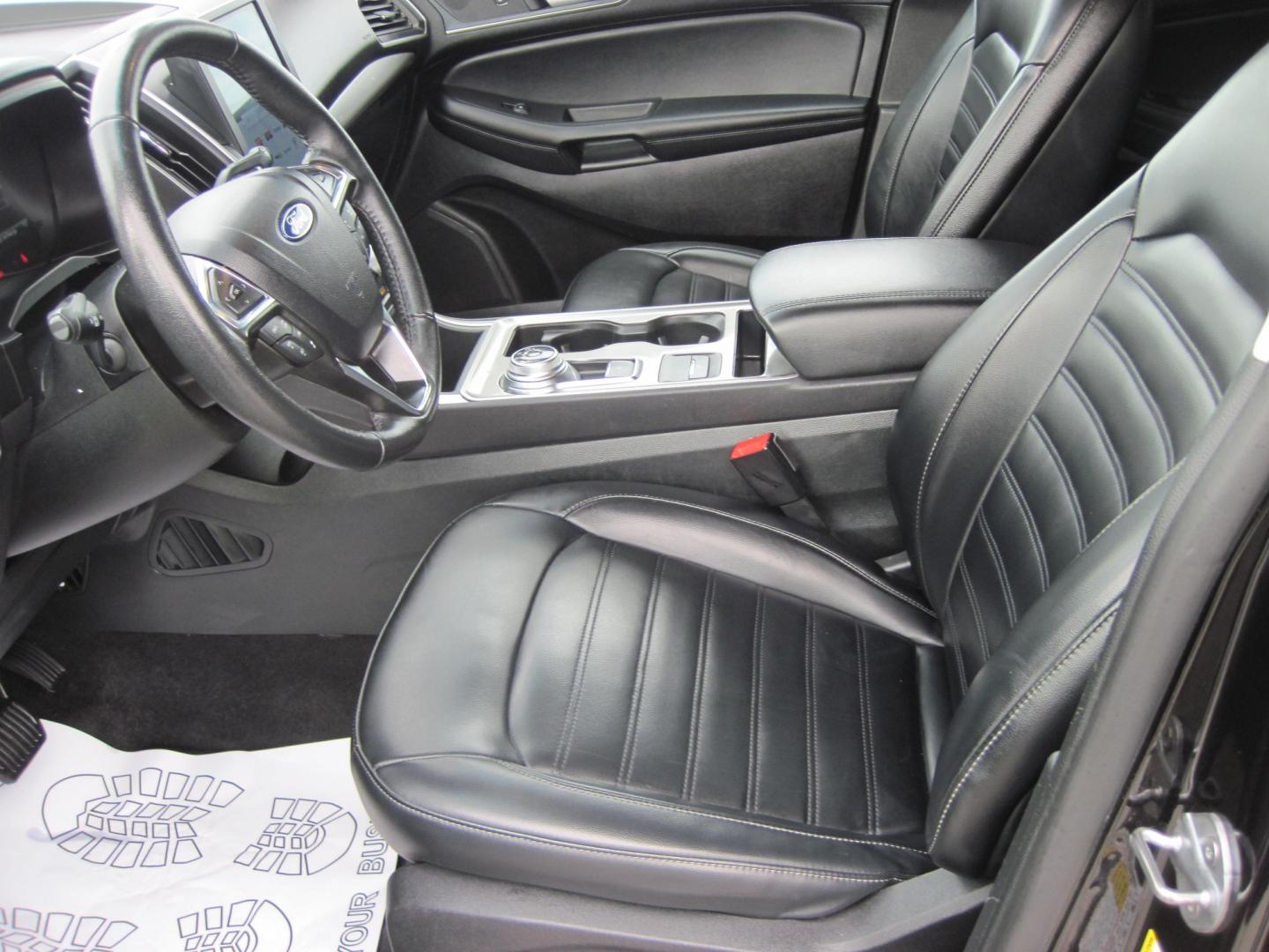2024 black /black Ford Edge SEL (2FMPK4J9XRB) with an 2.0L L4 DOHC 16V engine, 6A transmission, located at 9530 Old Seward Highway, Anchorage, AK, 99515, (907) 349-3343, 61.134140, -149.865570 - Nice 2024 Edge SEL AWD come take a test drive- Photo#12