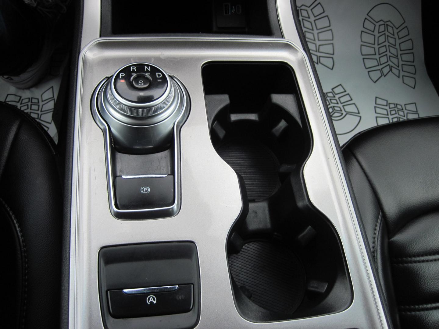 2024 black /black Ford Edge SEL (2FMPK4J9XRB) with an 2.0L L4 DOHC 16V engine, 6A transmission, located at 9530 Old Seward Highway, Anchorage, AK, 99515, (907) 349-3343, 61.134140, -149.865570 - Nice 2024 Edge SEL AWD come take a test drive- Photo#20
