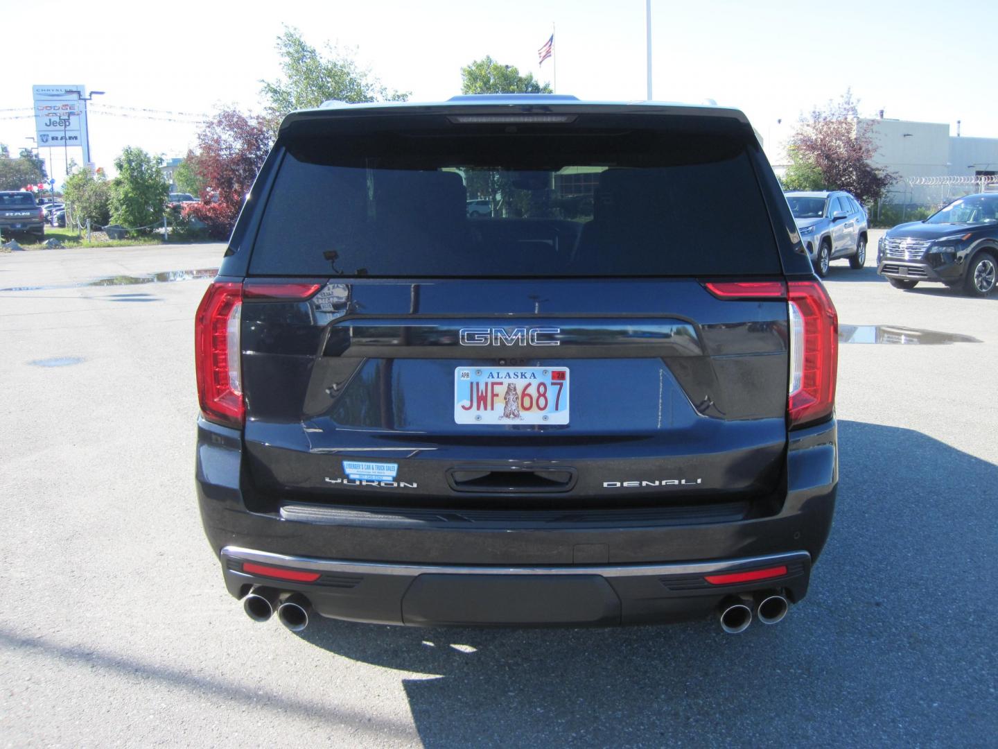 2024 black /brown GMC Yukon Denali Ultimate 4WD (1GKS2EKLXRR) with an 6.2L V8 OHV 16V engine, 10A transmission, located at 9530 Old Seward Highway, Anchorage, AK, 99515, (907) 349-3343, 61.134140, -149.865570 - Nice 2024 GMC Yukon Denali Ultimate Package come take a test drive.- Photo#3
