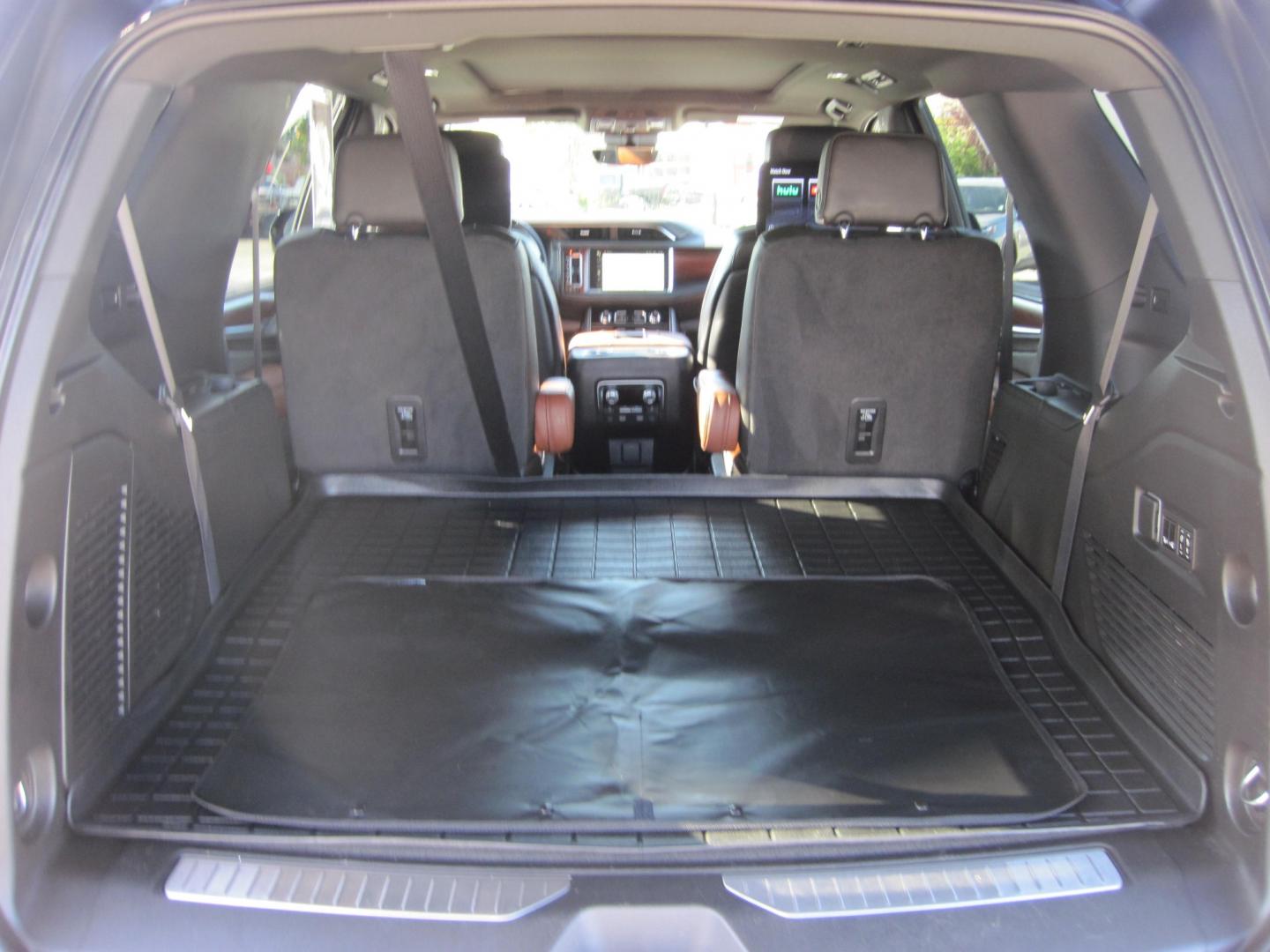 2024 black /brown GMC Yukon Denali Ultimate 4WD (1GKS2EKLXRR) with an 6.2L V8 OHV 16V engine, 10A transmission, located at 9530 Old Seward Highway, Anchorage, AK, 99515, (907) 349-3343, 61.134140, -149.865570 - Nice 2024 GMC Yukon Denali Ultimate Package come take a test drive.- Photo#4