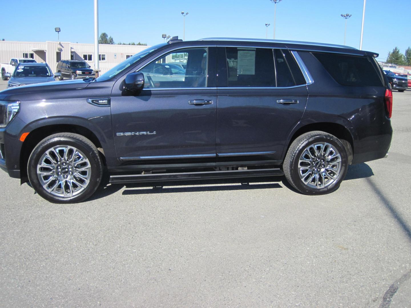 2024 black /brown GMC Yukon Denali Ultimate 4WD (1GKS2EKLXRR) with an 6.2L V8 OHV 16V engine, 10A transmission, located at 9530 Old Seward Highway, Anchorage, AK, 99515, (907) 349-3343, 61.134140, -149.865570 - Nice 2024 GMC Yukon Denali Ultimate Package come take a test drive.- Photo#7