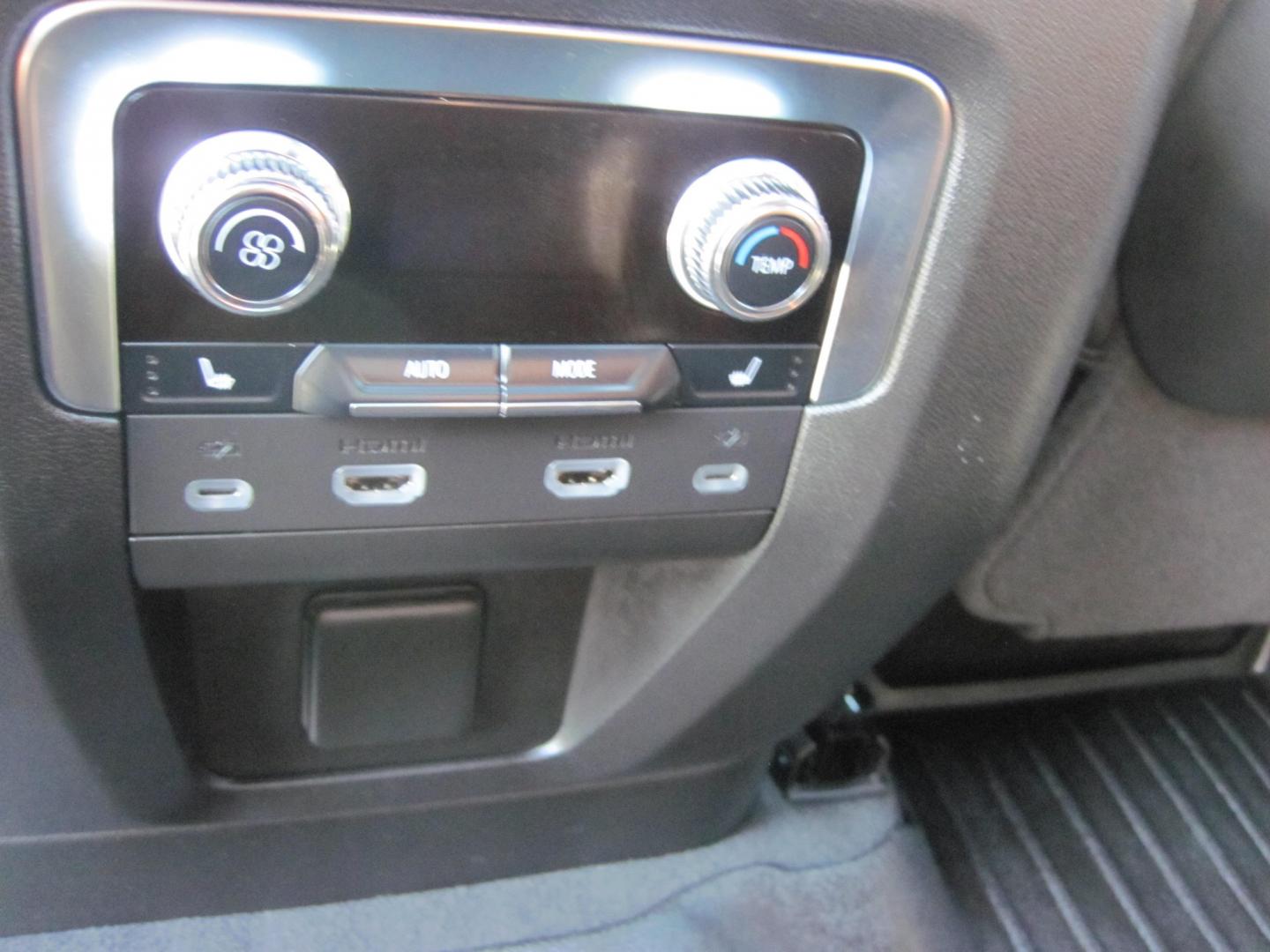 2024 black /brown GMC Yukon Denali Ultimate 4WD (1GKS2EKLXRR) with an 6.2L V8 OHV 16V engine, 10A transmission, located at 9530 Old Seward Highway, Anchorage, AK, 99515, (907) 349-3343, 61.134140, -149.865570 - Nice 2024 GMC Yukon Denali Ultimate Package come take a test drive.- Photo#11