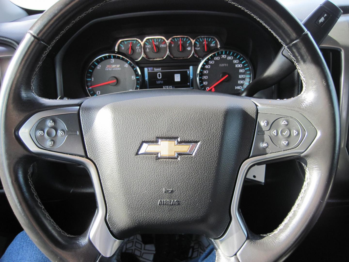 2018 RED /gray Chevrolet Silverado 1500 LT Crew Cab 4WD (3GCUKREC4JG) with an 5.3L V8 OHV 16V engine, 6A transmission, located at 9530 Old Seward Highway, Anchorage, AK, 99515, (907) 349-3343, 61.134140, -149.865570 - Low Miles on this 2018 Chevrolet Silverado Z71 Lt come take a test drive- Photo#15