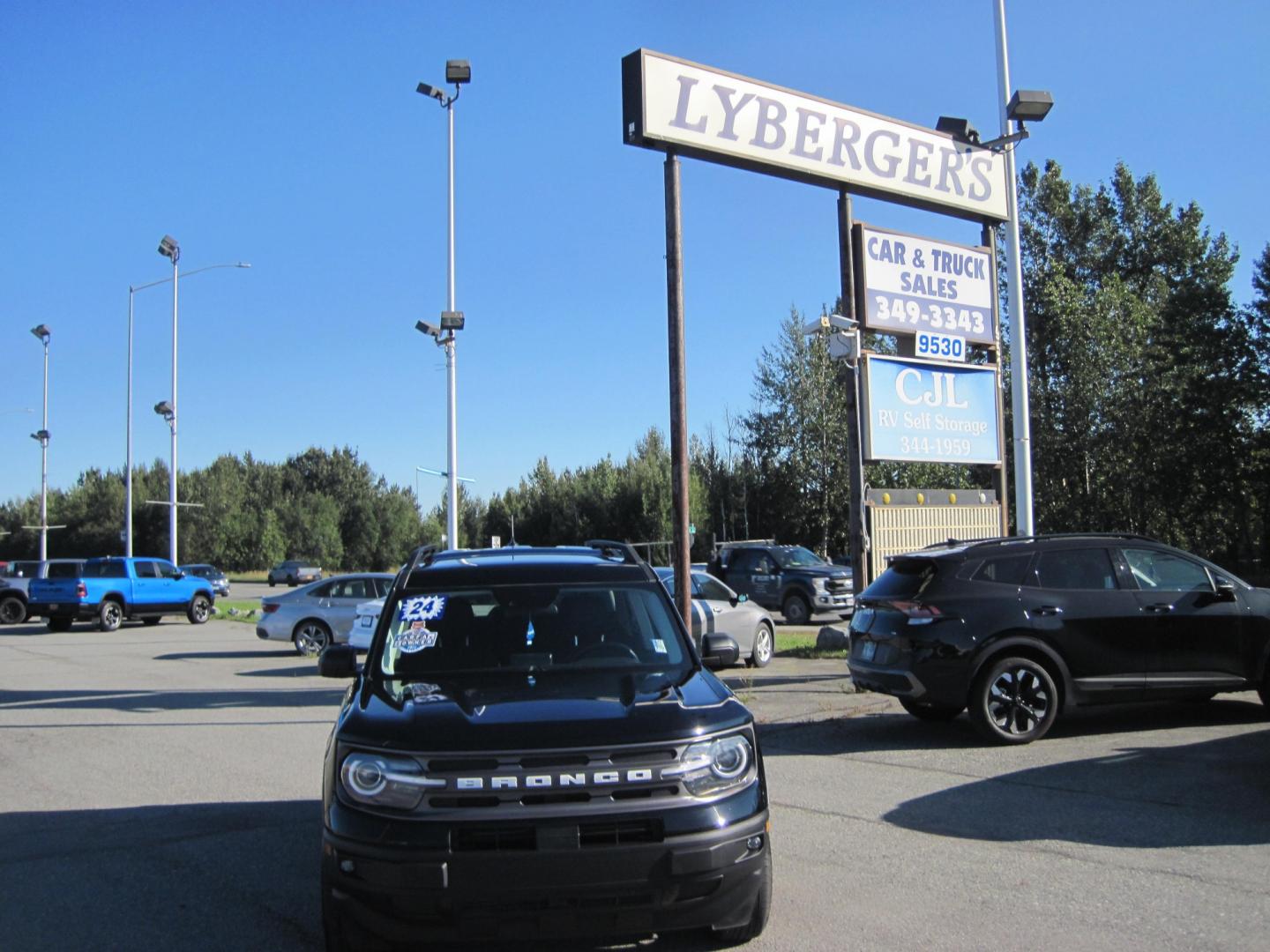2024 black /gray Ford Bronco Sport Big Bend (3FMCR9B61RR) with an 1.5L L3 engine, 8A transmission, located at 9530 Old Seward Highway, Anchorage, AK, 99515, (907) 349-3343, 61.134140, -149.865570 - LOW MILES ON THIS 2024 FORD BRONCO SPORT BIG BEND , SUNROOF HEATED SEATS COME TAKE A TEST DRIVE- Photo#0