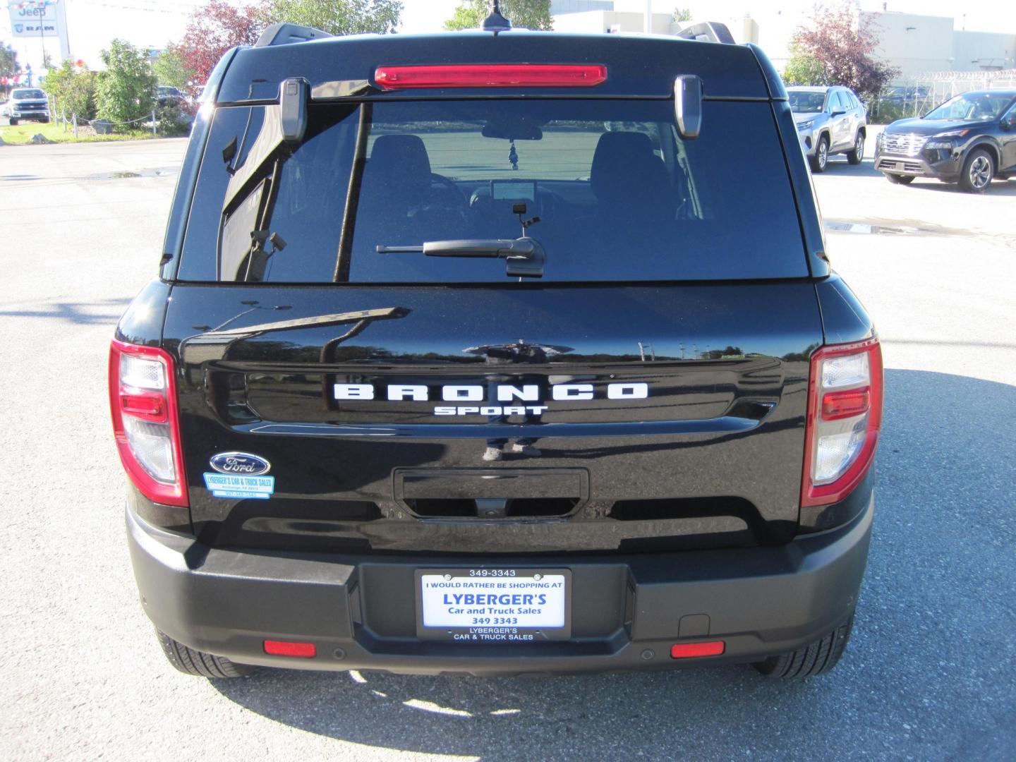 2024 black /gray Ford Bronco Sport Big Bend (3FMCR9B61RR) with an 1.5L L3 engine, 8A transmission, located at 9530 Old Seward Highway, Anchorage, AK, 99515, (907) 349-3343, 61.134140, -149.865570 - LOW MILES ON THIS 2024 FORD BRONCO SPORT BIG BEND , SUNROOF HEATED SEATS COME TAKE A TEST DRIVE- Photo#3